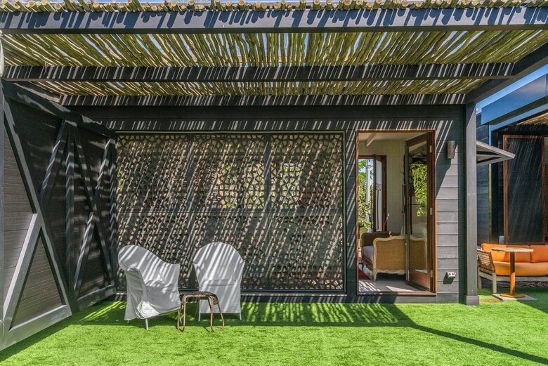 Luxury Beach Retreat Steps from Byron Bay’s Sand and Sea - Byron Bay, Australia