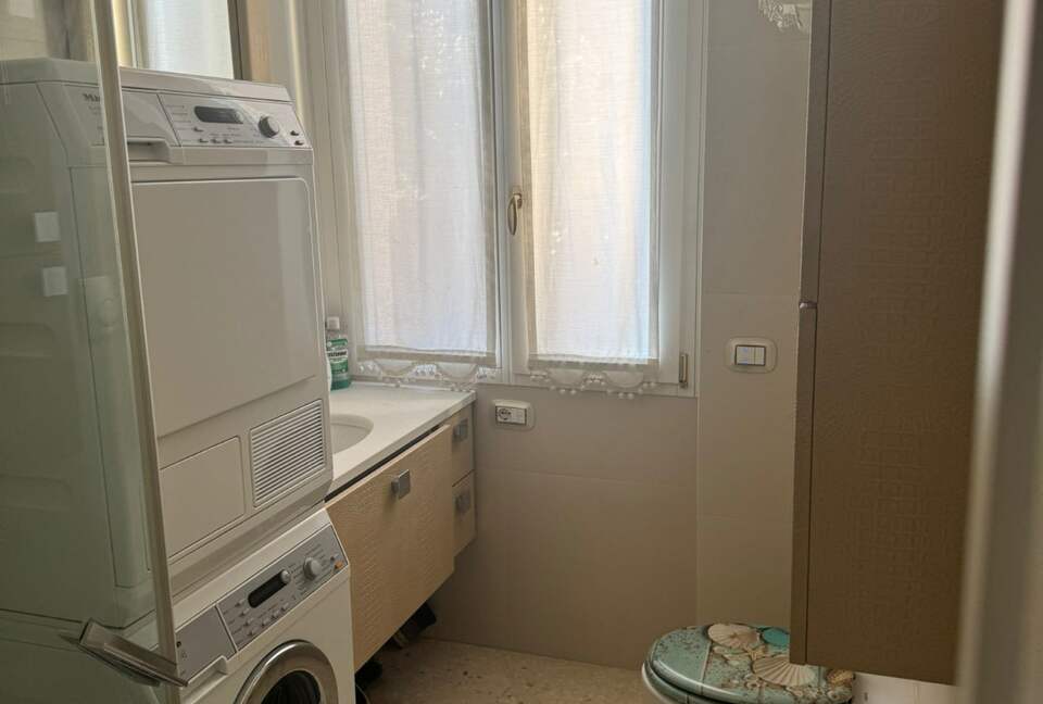 Charming Liberty-Style Apartment with Private Garden - Verona, Italy