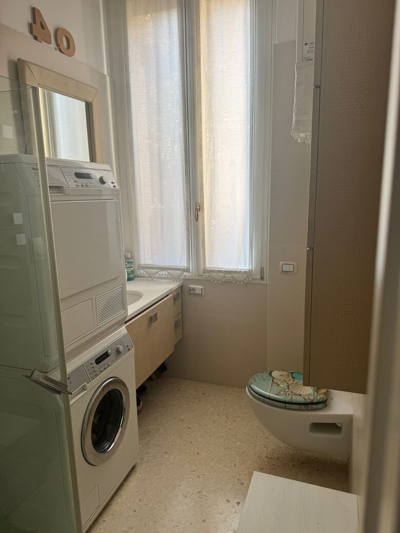 Charming Liberty-Style Apartment with Private Garden - Verona, Italy