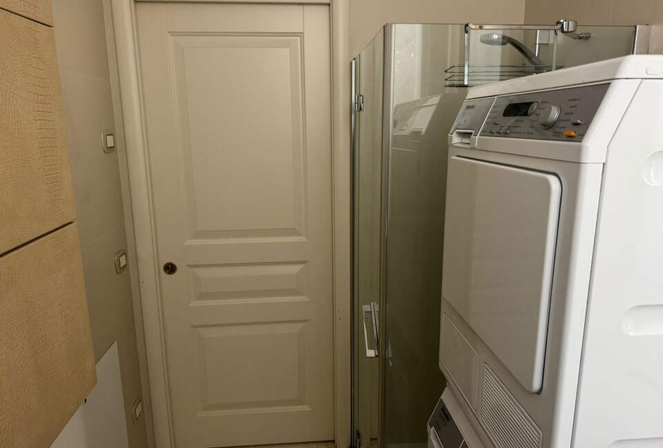 Charming Liberty-Style Apartment with Private Garden - Verona, Italy