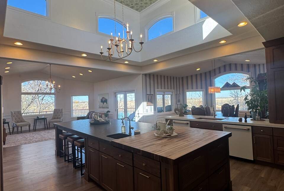 Elegant Idaho Home Overlooking the Snake River - Burley, Idaho