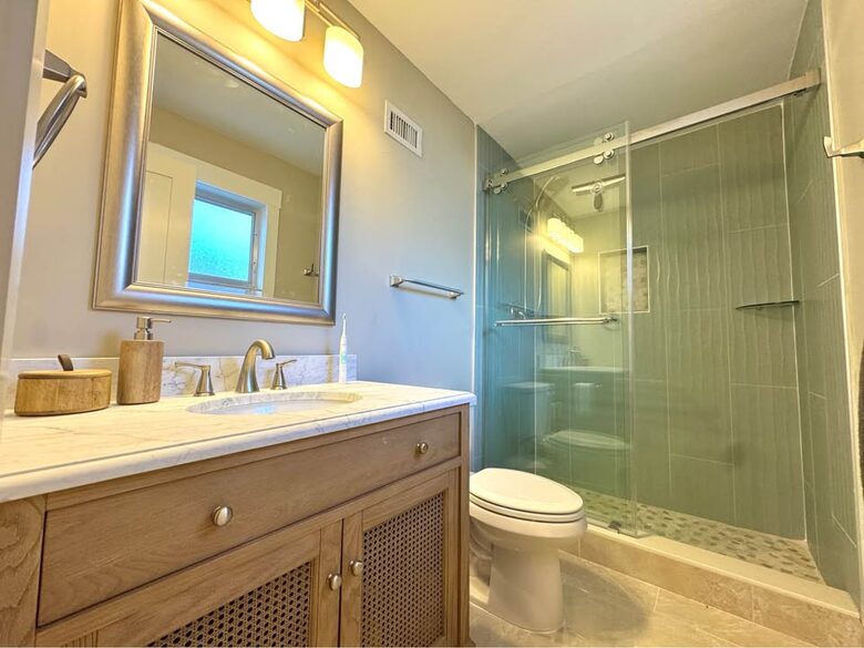 Modern Canal-Front Escape in Southwest Cape Coral - Cape Coral, Florida