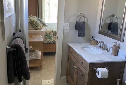 Modern Canal-Front Escape in Southwest Cape Coral - Cape Coral, Florida