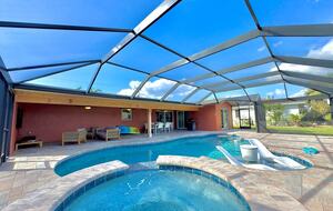 Modern Canal-Front Escape in Southwest Cape Coral - Cape Coral, Florida