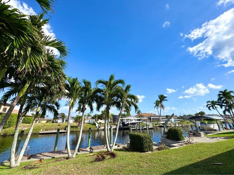 Modern Canal-Front Escape in Southwest Cape Coral - Cape Coral, Florida