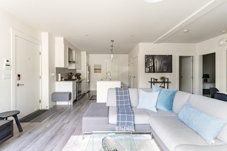 Contemporary Home Base in Lynn Valley - North Vancouver, Canada