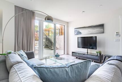 Contemporary Home Base in Lynn Valley - North Vancouver, Canada