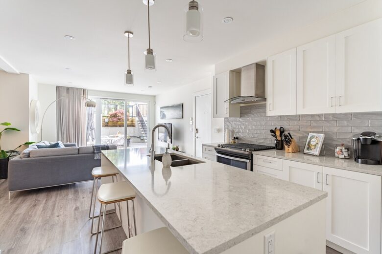 Contemporary Home Base in Lynn Valley - North Vancouver, Canada