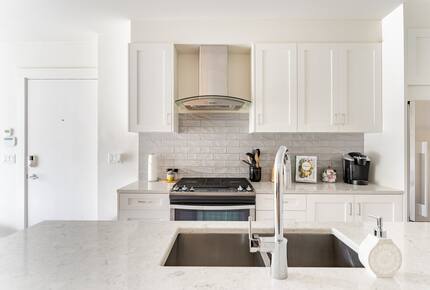 Contemporary Home Base in Lynn Valley - North Vancouver, Canada