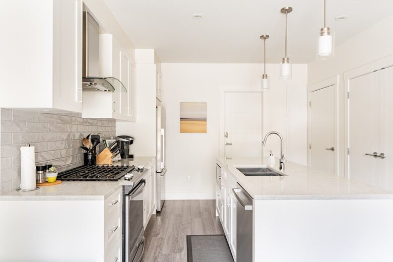 Contemporary Home Base in Lynn Valley - North Vancouver, Canada