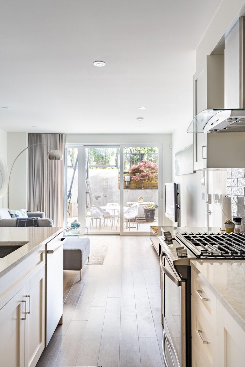 Contemporary Home Base in Lynn Valley - North Vancouver, Canada