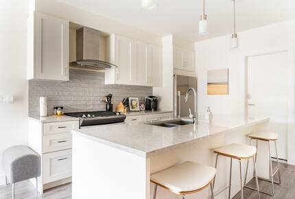 Contemporary Home Base in Lynn Valley - North Vancouver, Canada