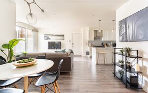 Contemporary Home Base in Lynn Valley - North Vancouver, Canada