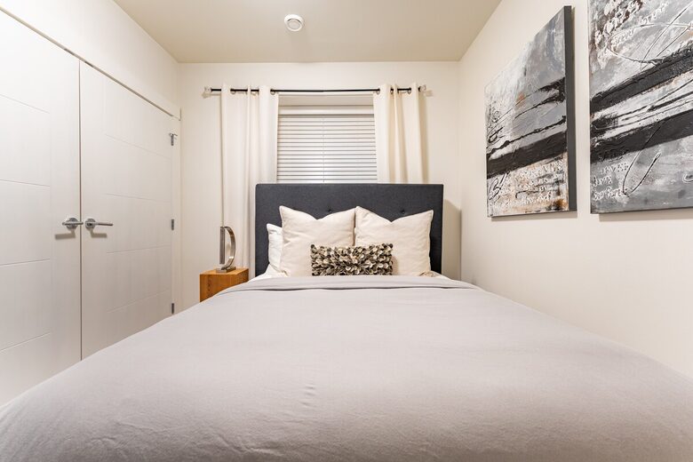 Contemporary Home Base in Lynn Valley - North Vancouver, Canada