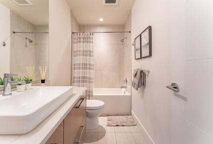 Contemporary Home Base in Lynn Valley - North Vancouver, Canada