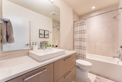 Contemporary Home Base in Lynn Valley - North Vancouver, Canada