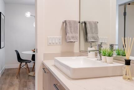 Contemporary Home Base in Lynn Valley - North Vancouver, Canada