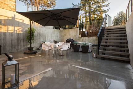 Contemporary Home Base in Lynn Valley - North Vancouver, Canada