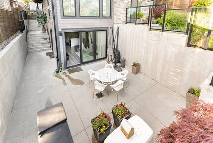 Contemporary Home Base in Lynn Valley - North Vancouver, Canada