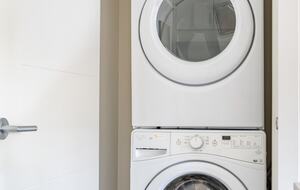 Contemporary Home Base in Lynn Valley - North Vancouver, Canada