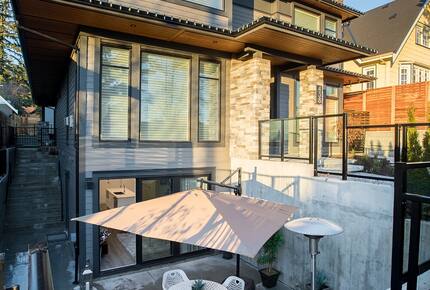 Contemporary Home Base in Lynn Valley - North Vancouver, Canada