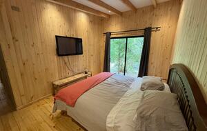 Cozy Forest Cabin Steps from Epulafquen Beach - El Ranco Province, Chile