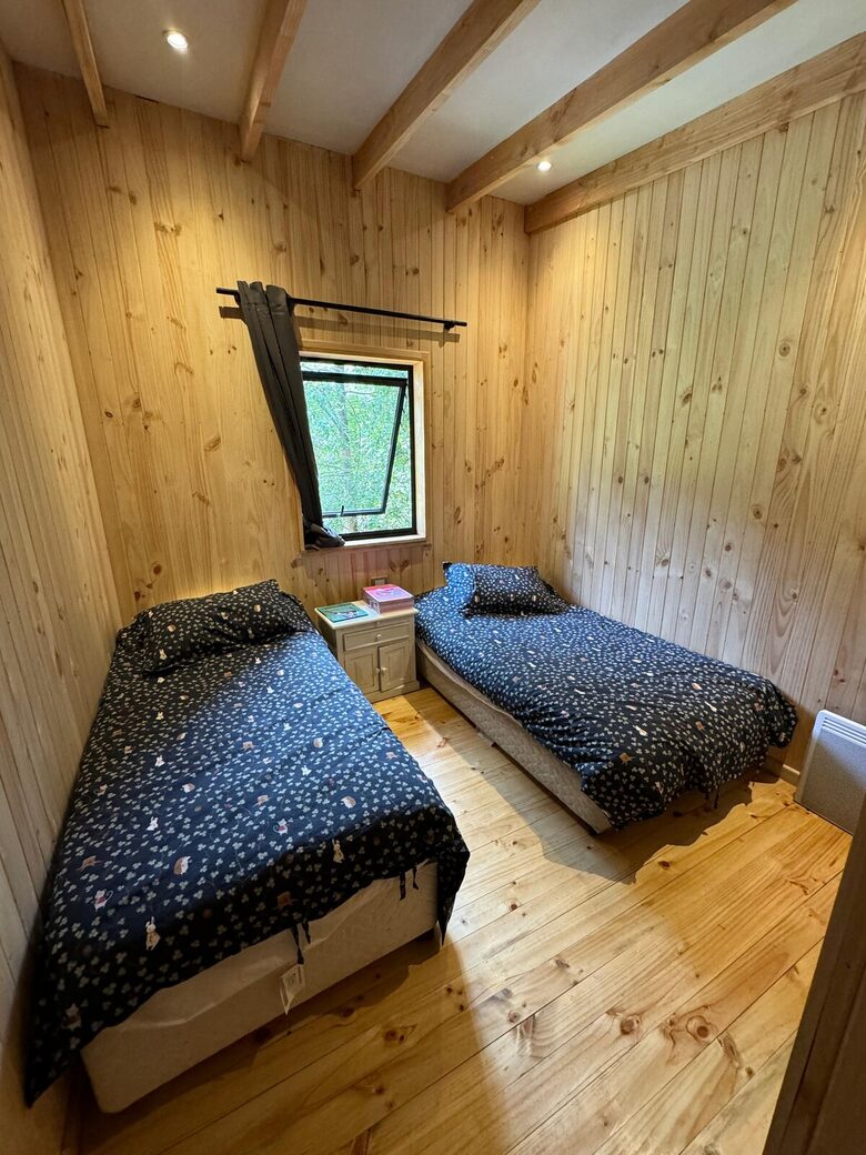 Cozy Forest Cabin Steps from Epulafquen Beach - El Ranco Province, Chile