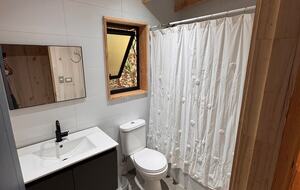 Cozy Forest Cabin Steps from Epulafquen Beach - El Ranco Province, Chile