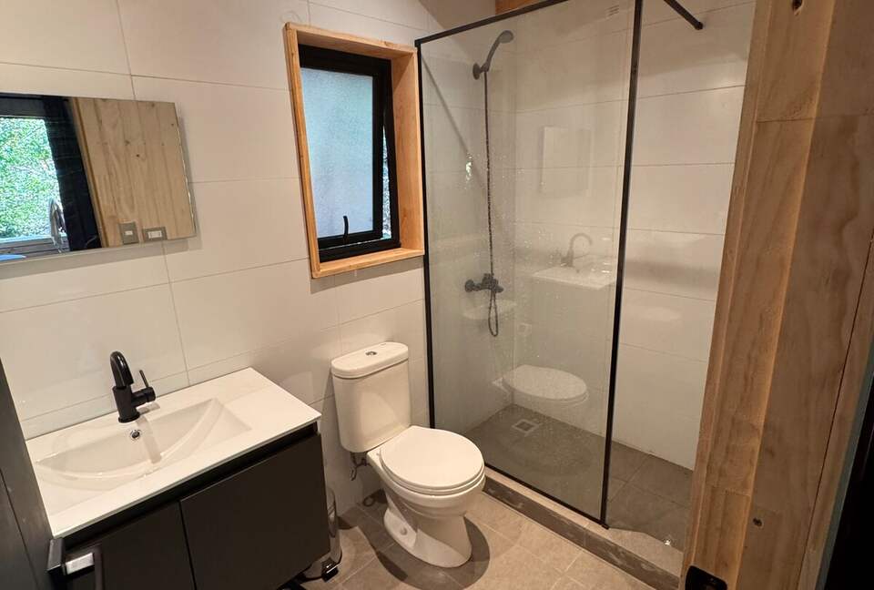 Cozy Forest Cabin Steps from Epulafquen Beach - El Ranco Province, Chile