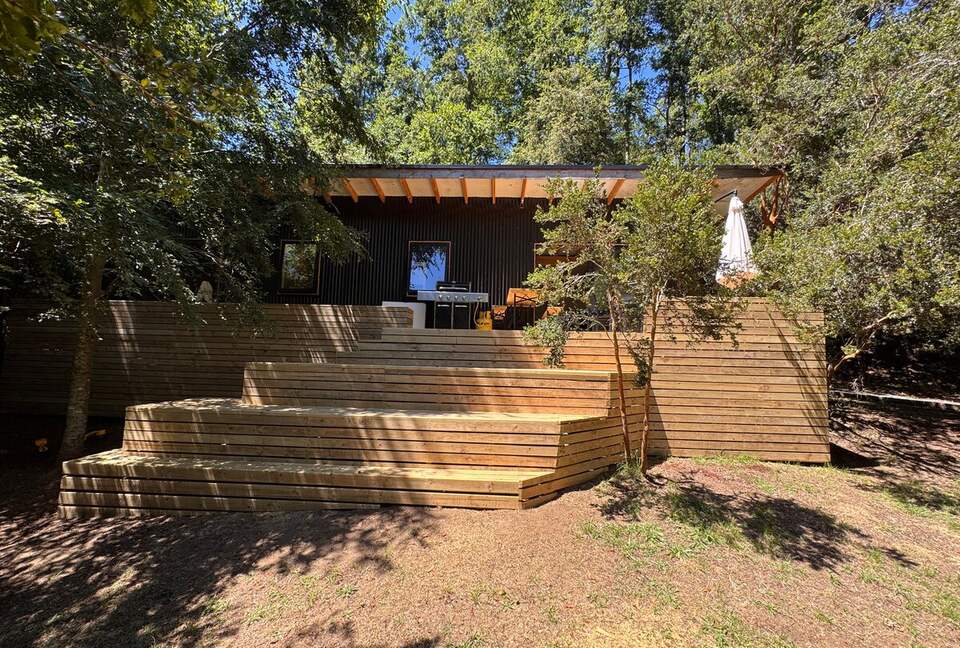 Cozy Forest Cabin Steps from Epulafquen Beach - El Ranco Province, Chile