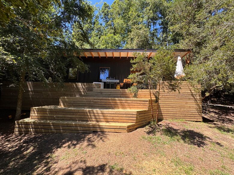 Cozy Forest Cabin Steps from Epulafquen Beach - El Ranco Province, Chile
