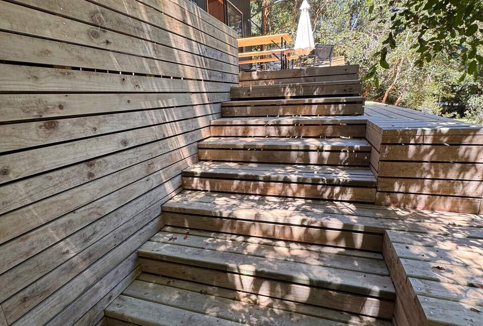 Cozy Forest Cabin Steps from Epulafquen Beach - El Ranco Province, Chile