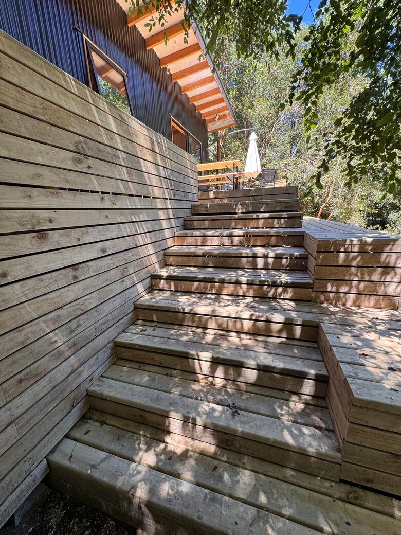 Cozy Forest Cabin Steps from Epulafquen Beach - El Ranco Province, Chile