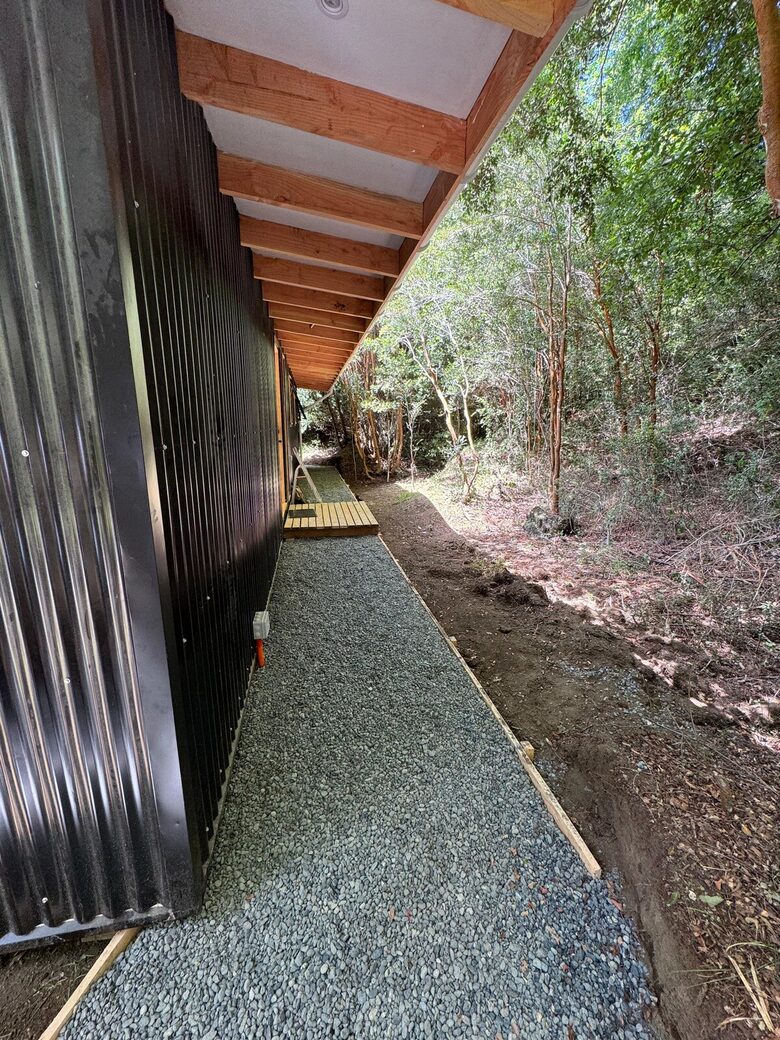 Cozy Forest Cabin Steps from Epulafquen Beach - El Ranco Province, Chile