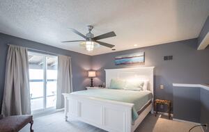 Elegant Hilltop Retreat with Panoramic Canyon Lake Views - Canyon Lake, Texas