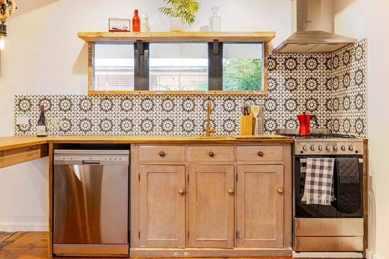 Captain’s Cottage | Charming Coastal Escape in St Leonards - St Leonards, Australia