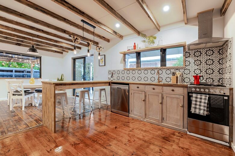 Captain’s Cottage | Charming Coastal Escape in St Leonards - St Leonards, Australia