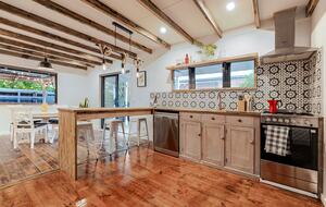 Captain’s Cottage | Charming Coastal Escape in St Leonards - St Leonards, Australia