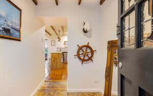 Captain’s Cottage | Charming Coastal Escape in St Leonards - St Leonards, Australia