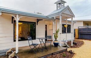 Captain’s Cottage | Charming Coastal Escape in St Leonards - St Leonards, Australia
