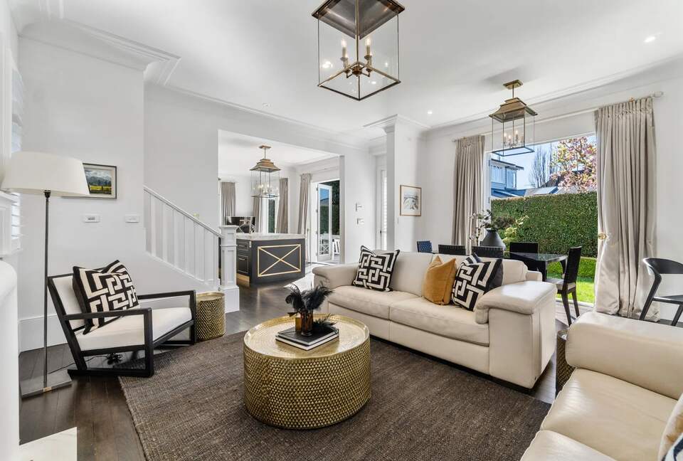 Elegant Remuera Retreat with Designer Finishes - Remuera, New Zealand