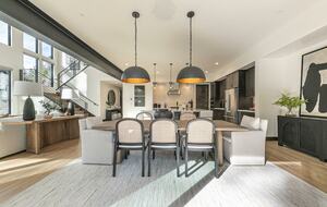 Stylish Nature Escape with Floor-to-Ceiling Windows & Outdoor Living Space - Truckee, California