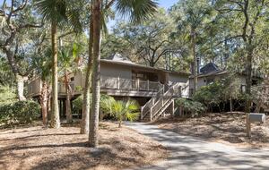 Charming Kiawah Island Beach Cottage - Johns Island, South Carolina