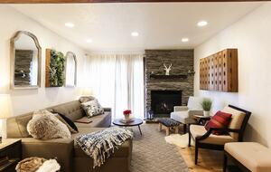 Cozy Avon Getaway with Mountain Views - Avon, Colorado