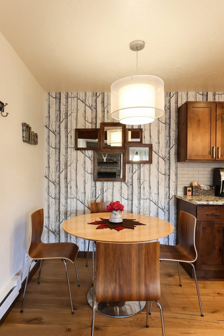 Cozy Avon Getaway with Mountain Views - Avon, Colorado