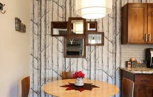 Cozy Avon Getaway with Mountain Views - Avon, Colorado