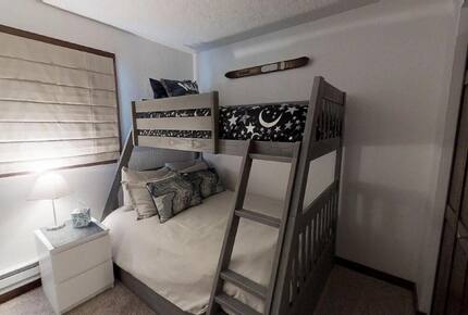 Cozy Avon Getaway with Mountain Views - Avon, Colorado