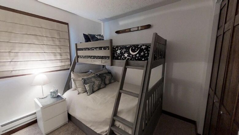 Cozy Avon Getaway with Mountain Views - Avon, Colorado