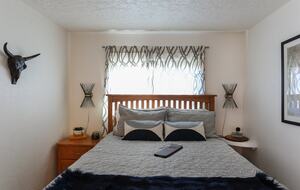 Cozy Avon Getaway with Mountain Views - Avon, Colorado