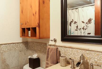 Cozy Avon Getaway with Mountain Views - Avon, Colorado